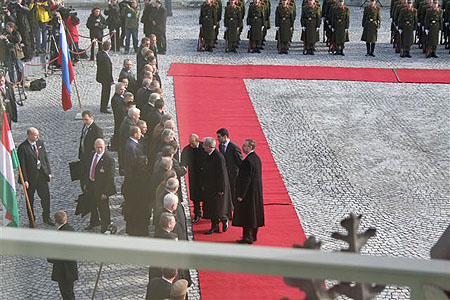 Szerviz Kft. - llunk az nk szolglatra!